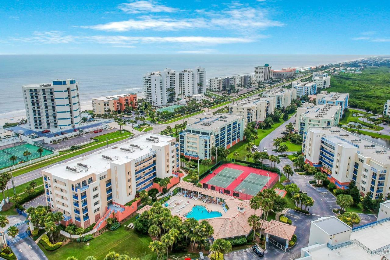 Oceanwalk Condos Bethune Beach ภายนอก รูปภาพ