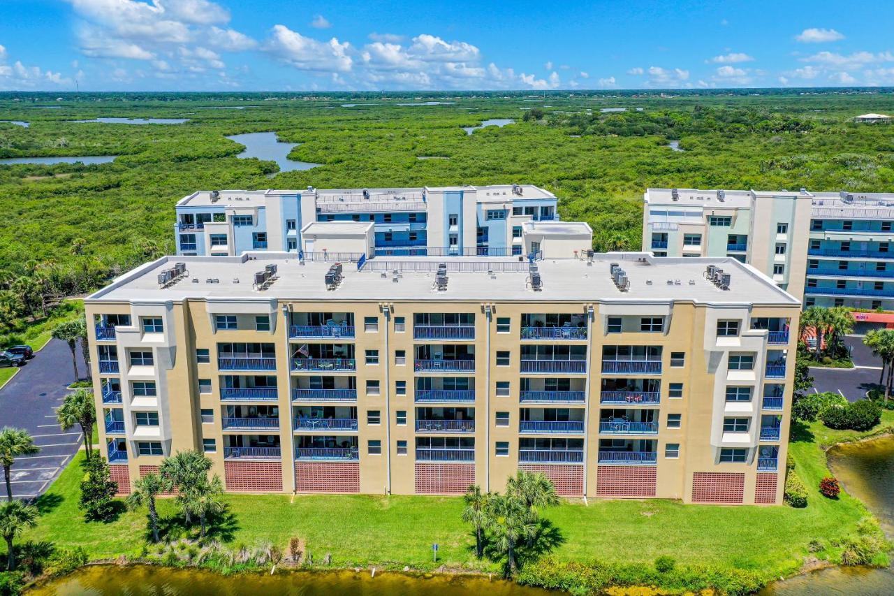Oceanwalk Condos Bethune Beach ภายนอก รูปภาพ