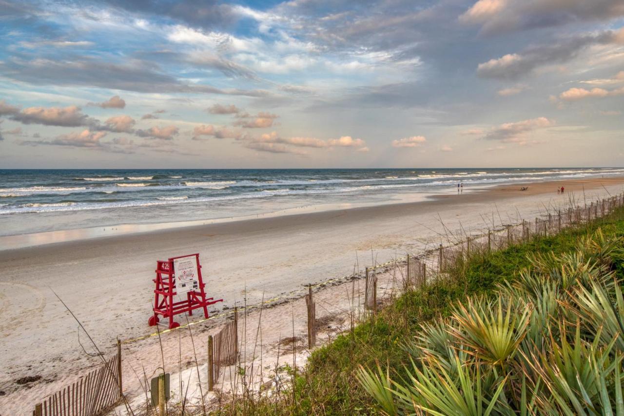 Oceanwalk Condos Bethune Beach ภายนอก รูปภาพ