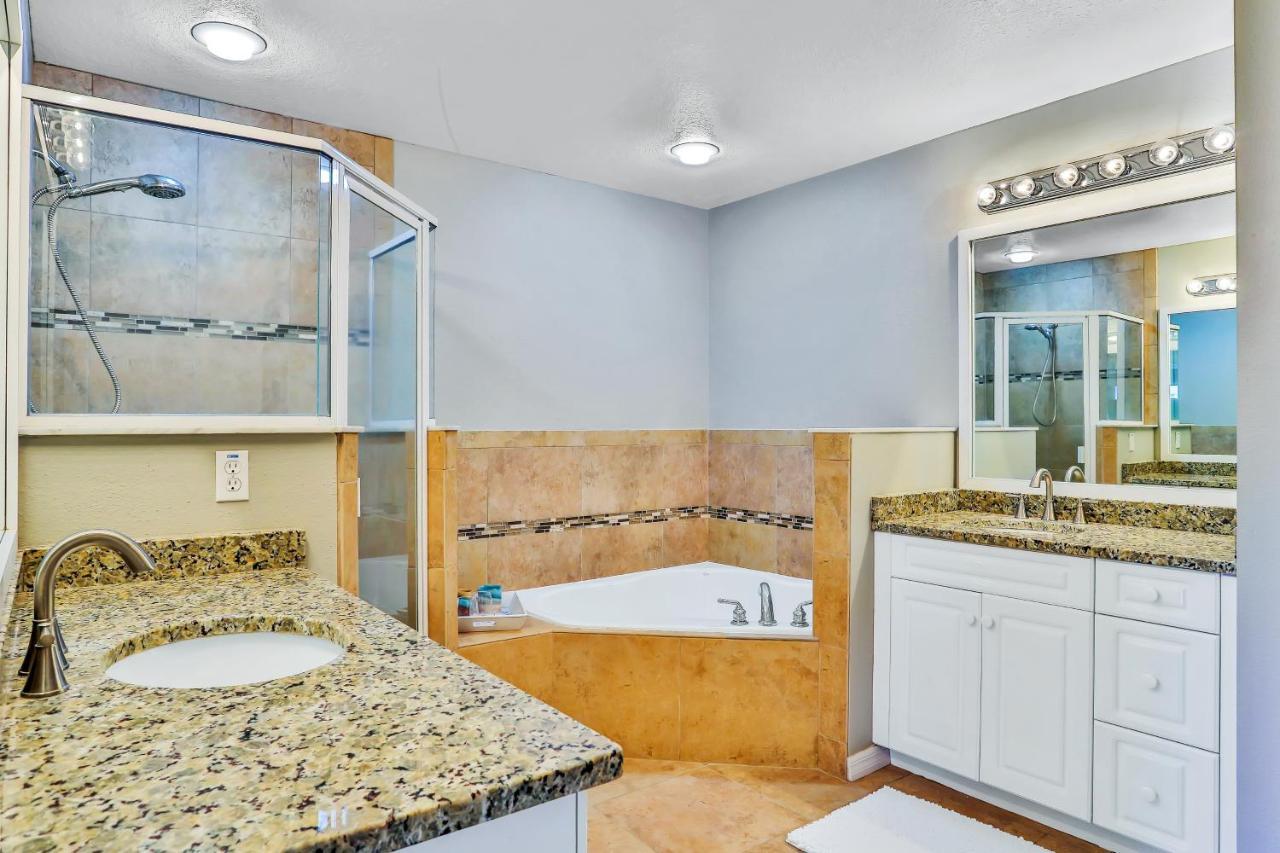 Oceanwalk Condos Bethune Beach ภายนอก รูปภาพ