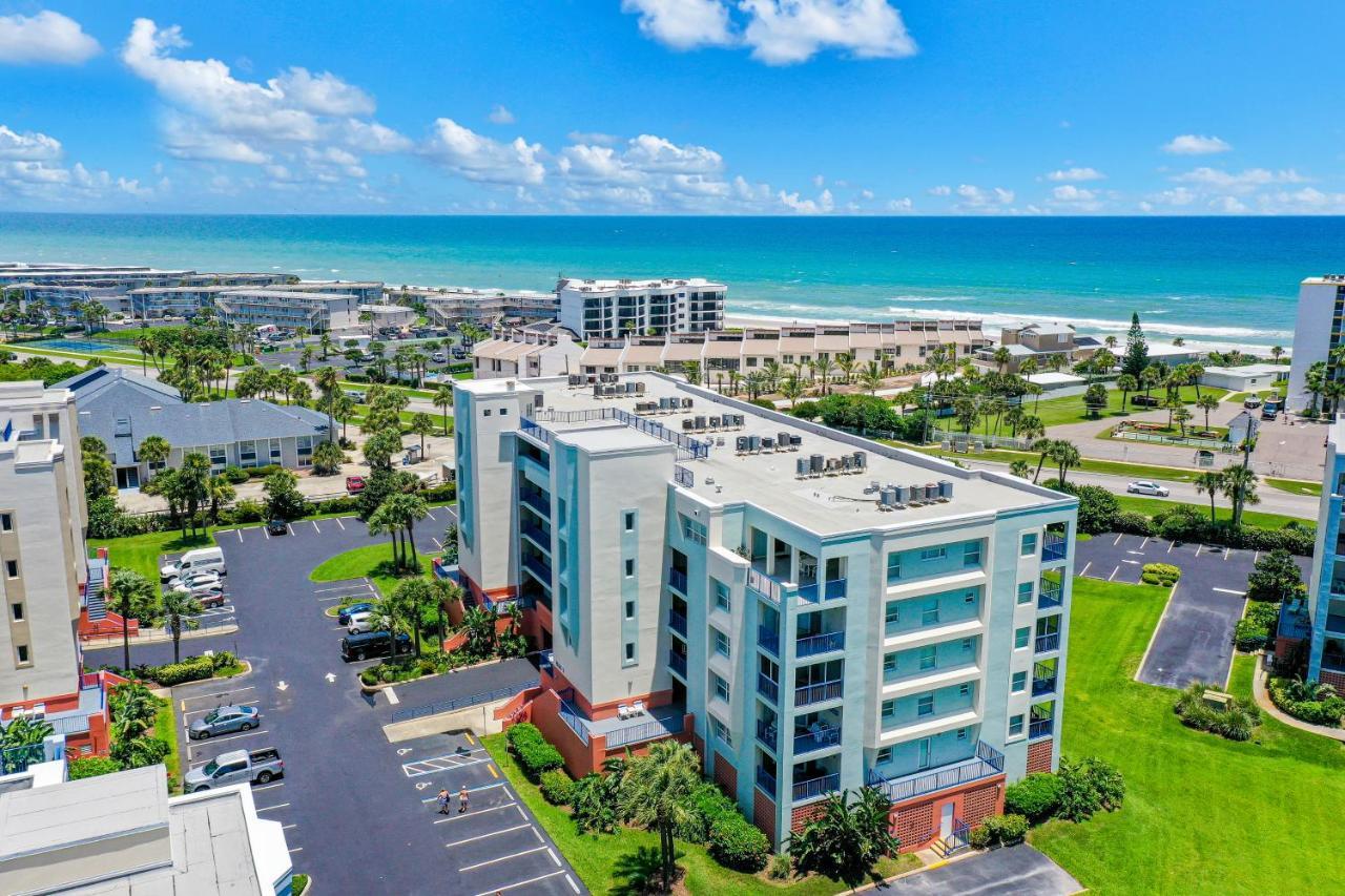 Oceanwalk Condos Bethune Beach ภายนอก รูปภาพ