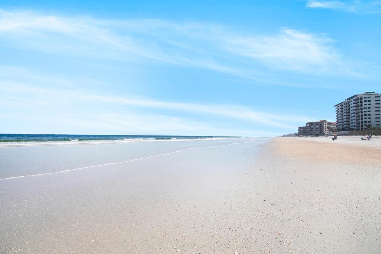 Oceanwalk Condos Bethune Beach ภายนอก รูปภาพ