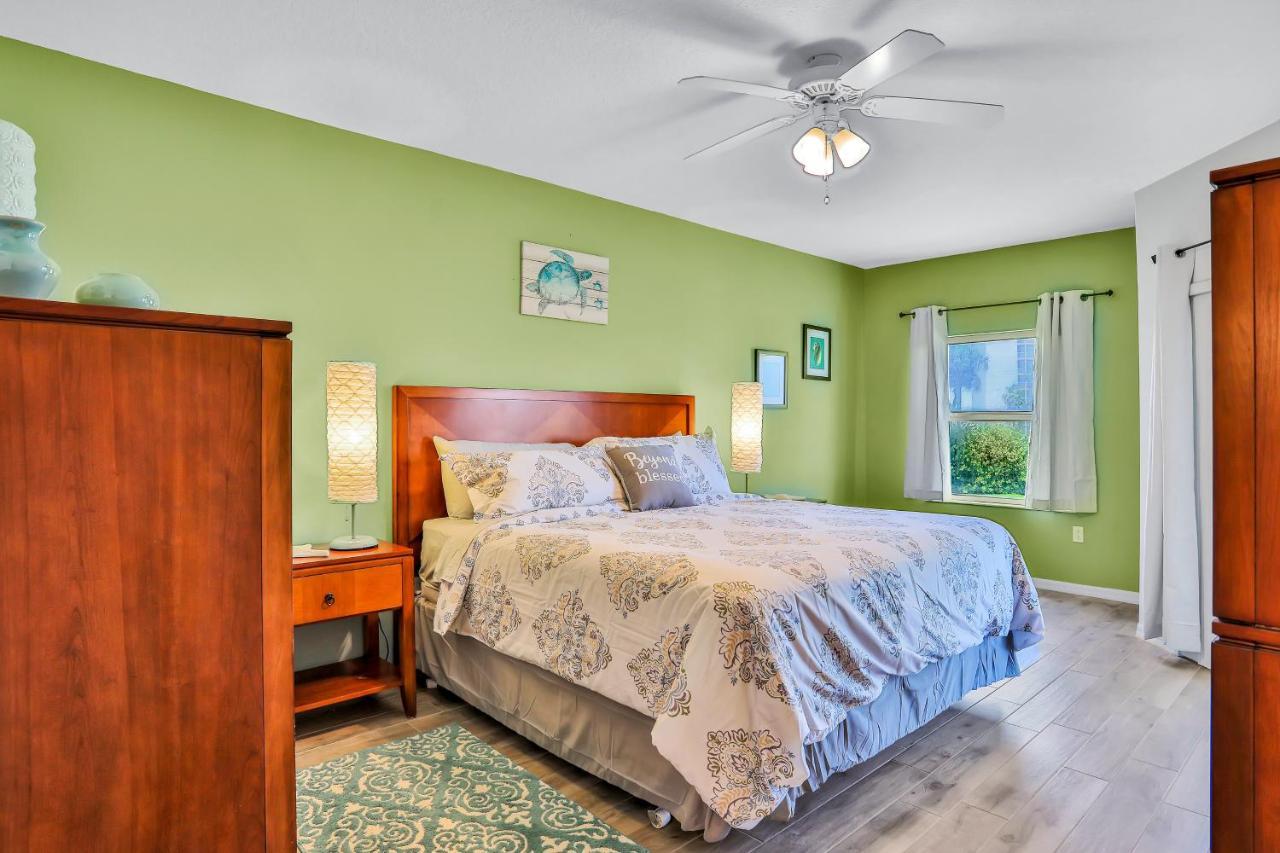 Oceanwalk Condos Bethune Beach ภายนอก รูปภาพ