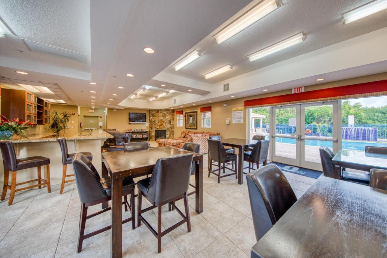 Oceanwalk Condos Bethune Beach ภายนอก รูปภาพ