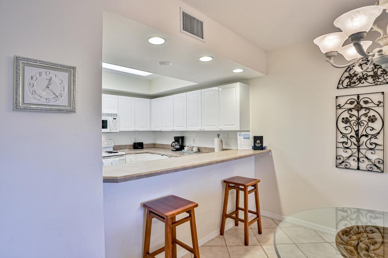 Oceanwalk Condos Bethune Beach ภายนอก รูปภาพ